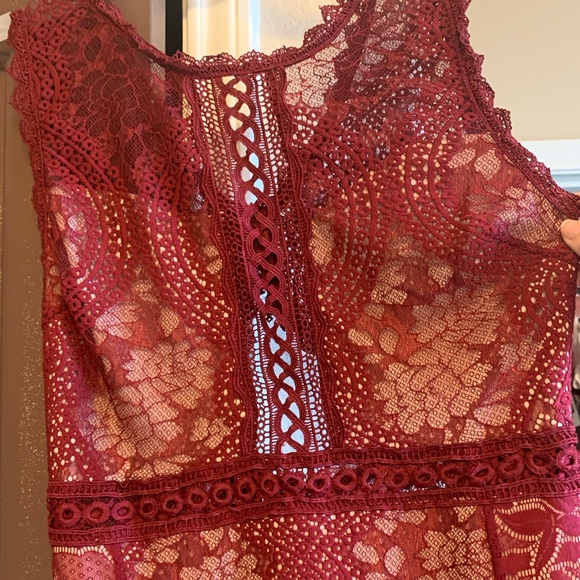 Lace dress - Picture 3 of 8